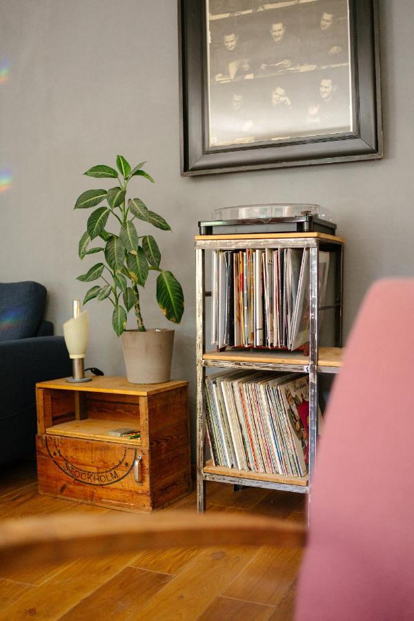 The Upholstery Tinyhouse Deluxe Eco Chalet Kreativ Citynah ケムニッツ エクステリア 写真