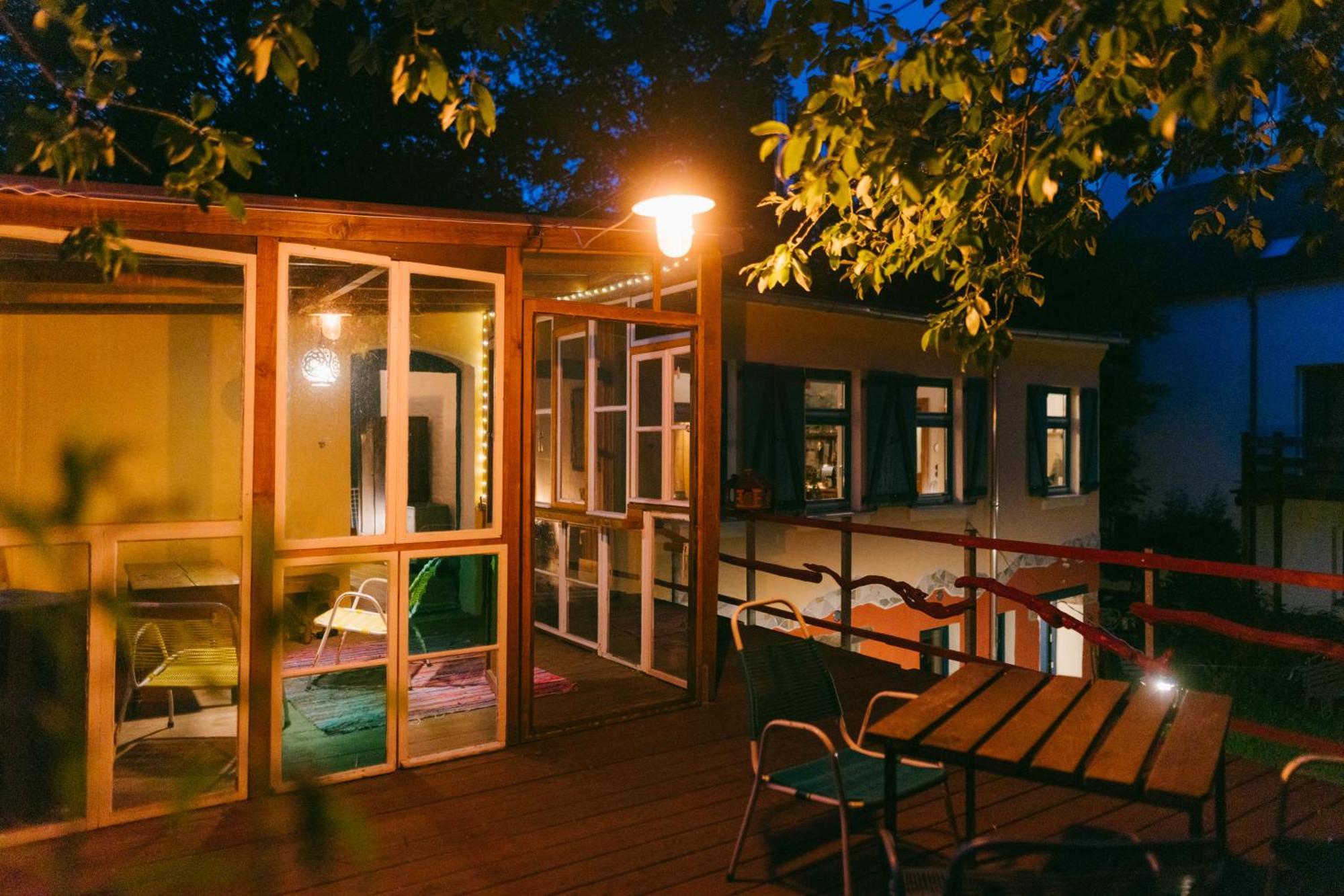 The Upholstery Tinyhouse Deluxe Eco Chalet Kreativ Citynah ケムニッツ エクステリア 写真